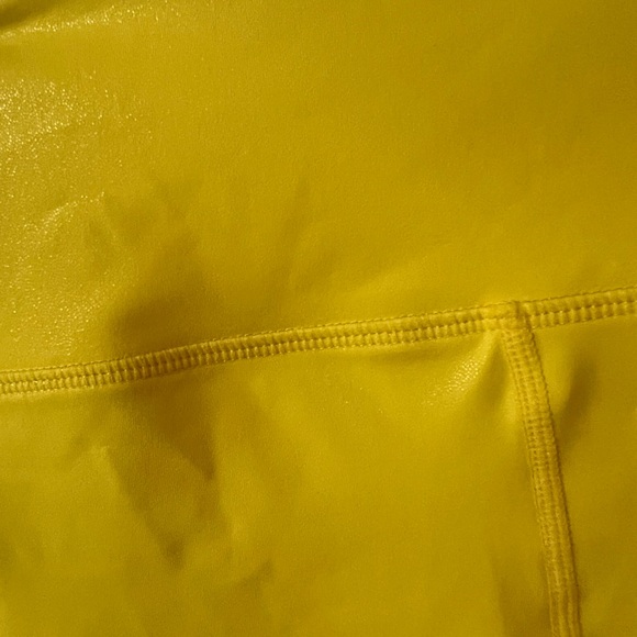 NWT Zyia Light and Tight 7/8 leggings. Bright yellow size 12 - Picture 4 of 4